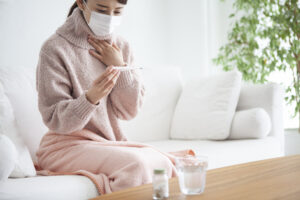 山形駅から徒歩10分の十日町デンタルクリニックでは、インフルエンザ予防にもつながる口腔ケアを重視し、定期的なクリーニングや丁寧な歯みがき指導を行っています。山形市で感染症対策としてのお口のケアをご希望の方はお気軽にご相談ください。